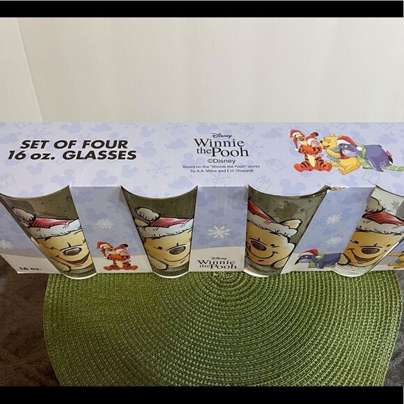 Disney Winnie the Pooh Christmas glasses set of 4 NWT - Picture 2 of 6